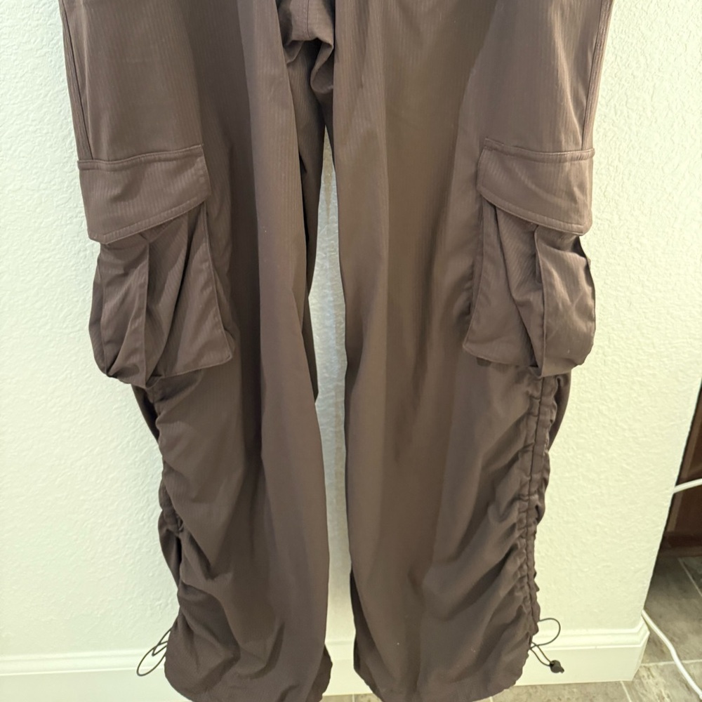 Lululemon Dance Studio Relaxed Fit Midrise Cargo Pant - Picture 8 of 10